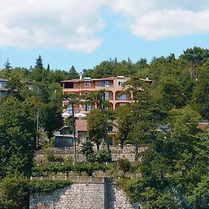  Villa With Private Parking And Breakfast,seaview Croazia