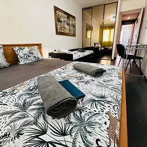  Appartamento The - 3 Rooms, 3air Cond, 3tv, 3fans, 2 Wc, Wifi Everywhere 5min Aeroport, Train, Beach, 1min Tram, 15 Min Centre, Port, Parking Possible Francia